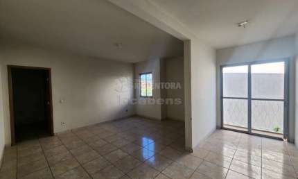 Apartamento no bairro Jardim Roseana com 03 dormitórios e 01 vaga de garagem.