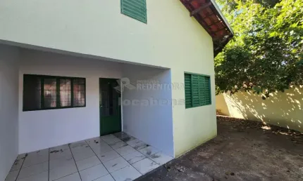 Jardim Nunes Casa com 02 dormitórios, 02 vagas de garagem.