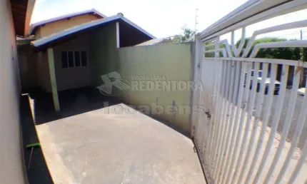 Jardim Nunes Casa de 02 dormitórios com 02 vagas de garagem.