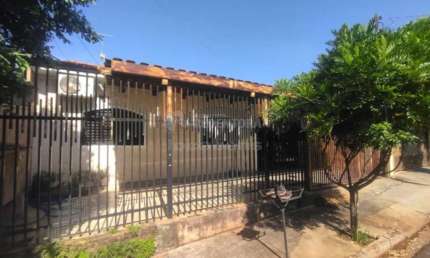Casa com 3 quartos à venda no Conjunto Habitacional Cristo Rei, São José do Rio Preto 