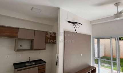 Nova Residence Térreo com Quintal, 2 dormitórios, 02 vagas de garagem.