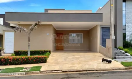 Ideal Life Casa com 03 dormitórios, 04 vagas de garagem.