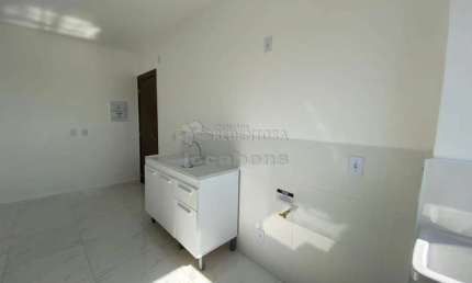 Parque Residencial da Fraternidade, Apartamento com 2 Dormitórios, 01 vaga de garagem