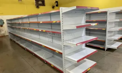 Barracão / Galpão / Depósito para alugar no Jardim Caparroz, São José do Rio Preto 