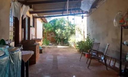 Nova Esperança - Casa com 3 Quartos, 2 Banheiros, Sala, Cozinha, Área de serviço e Fogão a Lenha