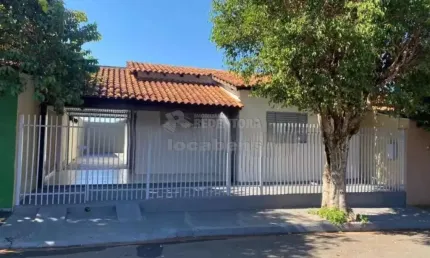 Casa residencial com 2 dormitórios no bairro conjunto habitacional cristo rei