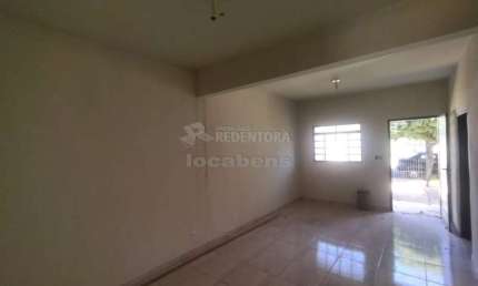 Jardim Soraia - Casa com 03 dormitórios e 01 vaga de garagem