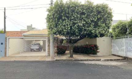 Ótima Casa Residencial ou Comercial no Jardim Bosque Vivendas