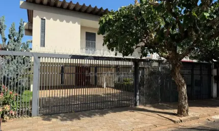 Excelente Sobrado Residencial para Locação - 4 Dormitórios / Jardim dos Seixas