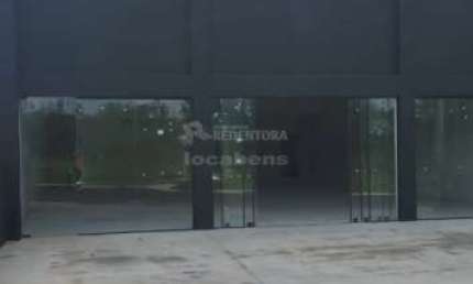 Salão comercial de 220 m² no bairro Parque Residencial da Fraternidade II.