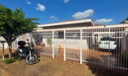 Excelente Casa para Residência ou Comércio no Jardim Seixas
