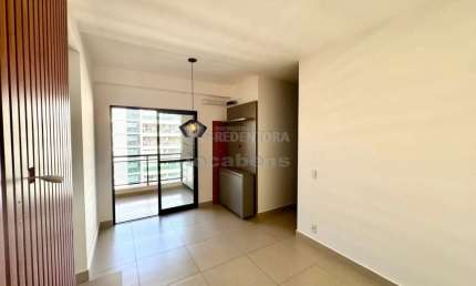 Jardim Tarraf II  - Apartamento com 2 suítes e 2 vagas de garagem