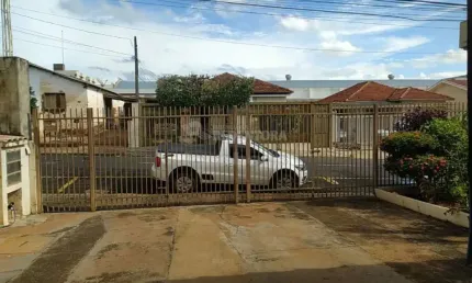 Parque Industrial - Casa com 3 dorms sendo 1 tipo apto, com armários, terreno de 396 m²