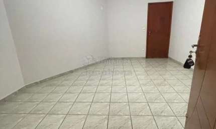 Jardim Caparroz - Casa com 3 dormitórios sendo 1 suíte com hidro e 1 tipo apartamento