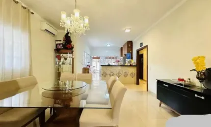 Excelente Casa Residencial para Venda - 3 Dormitórios / Jardim Congonhas