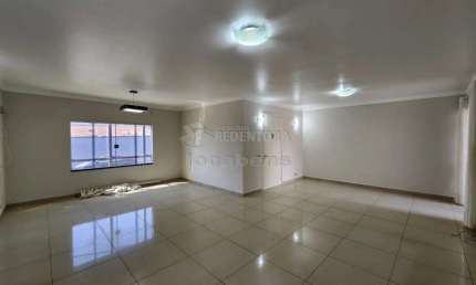Casa comercial de 04 dormitórios, acessibilidade no bairro Nova Redentora/Jardim do Centro