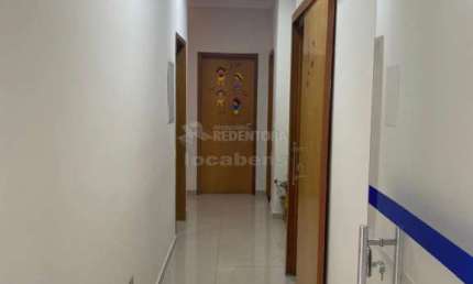 Casa comercial com 12 salas e edícula nos fundos no bairro Boa Vista.
