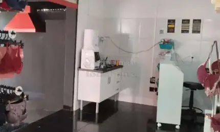Cidade Nova - Imóvel Misto - Salão comercial na Frente e 2 casas nos fundos, boas para renda, as casas já alugadas