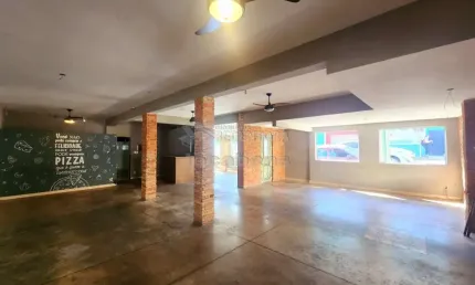 Casa comercial para locação localizada na Vila Redentora com 2 banheiros com acessibilidade.