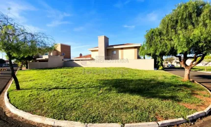 Condomínio D´Itália, excelente terreno de esquina com 500m² de área total