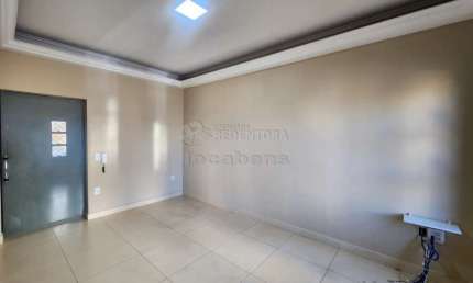 Casa localizada no bairro Jardim Europa copm 3 dormitorios e 2 vagas de garagem.