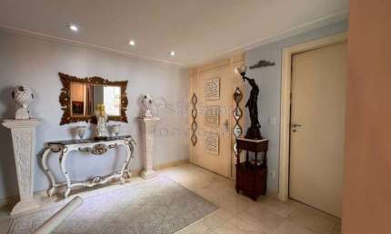 Apartamento 4 dormitórios Centro - Área de lazer integrada.