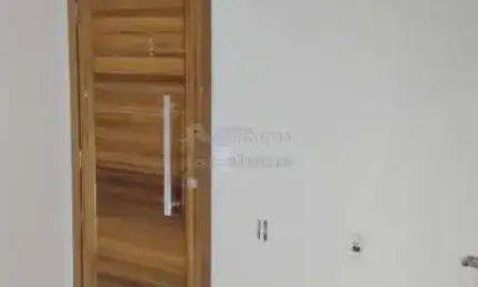 Casa com 03 dormitórios, 03 vagas de garagens cobertas no bairro jardim antunes.