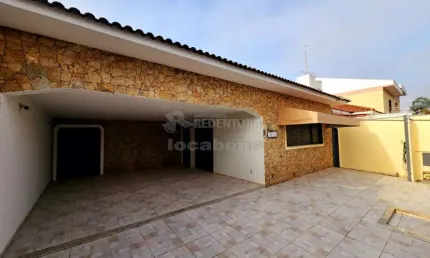 Ótima Casa Residencial para Locação/Venda - 4 Dormitórios / Parque Industrial