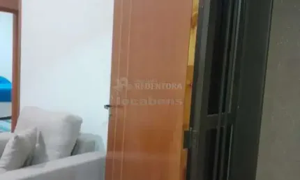 Casa com 02 dormitórios,  03 vagas de garagem no bairro Vila Anchieta.
