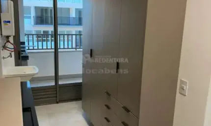 Apartamento localizado no Jardim Paulistano com 2 suites e sacada.