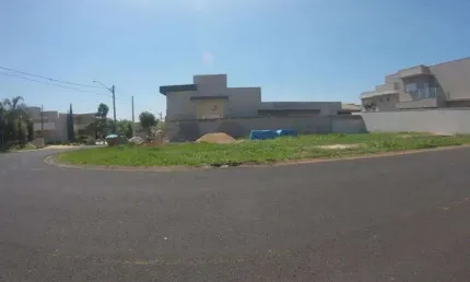 Terreno em condomínio fechado à venda no Parque Residencial Damha V, São José do Rio Preto 