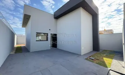 Vila Nobre Casa de 02 dormitórios sendo 01 tipo apartamento, 02 vagas de garagem.