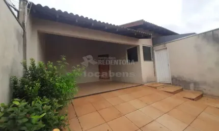 Casa com 03 dormitório, 02 vagas de garagem no bairro Parque São Miguel.