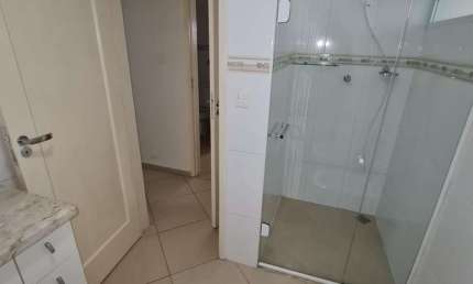 Apartamento com 3 quartos para alugar na Av. Pres. Wilson, 52, Gonzaga, Santos