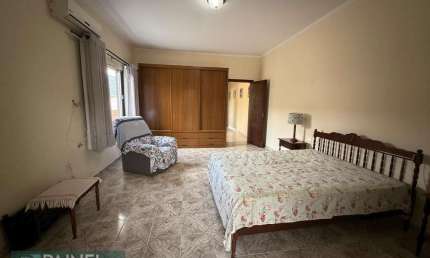 Venda Casa em São Vicente- 3 Dormitórios, 246m² por R$700mil