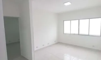 Apartamento  reformado, excelente localização 1 Dormitório no Centro de São Vicente