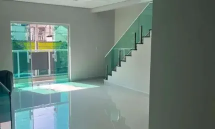 Casa à Venda em Boqueirão - Santos: 3 Suítes, 190m², R$1.7M