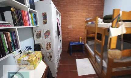 Casa de 3 dormitórios com 2 suítes no Itararé - São Vicente