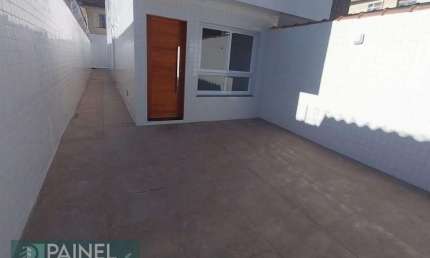 Sobreposta baixa, disponível para locação no Embaré com 3 suítes com piscina