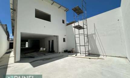 &lt;p&gt;Descubra o espaço ideal para seu negócio no coração de Estuário, Santos! Este galpão de 282 m² é a oportunidade perfeita para quem busca um depósito ou armazém bem localizado. Com uma estrutu