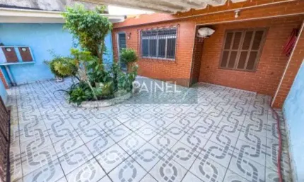 Casa à venda em Castelo, Santos: 160m², 3 dormitórios, 3 banheiros. Oportunidade por R$280.000!