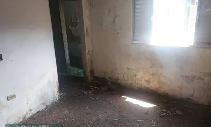 CASA PARA CONSTRUIR E ACEITA PERMUTA  - 235m² - 200.000