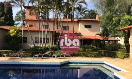 Bela casa em estilo Chácara no Condomínio Monte Belo