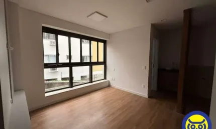 Apartamento Mobiliado com 01 dormitório no bairro Saco dos Limões