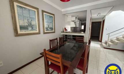 Casa com 3 quartos para alugar na Rua Durval Pires da Cunha, Sambaqui, Florianópolis
