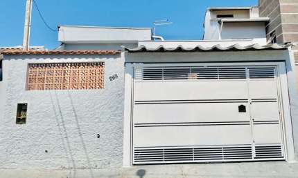 Casa com 3 quartos à venda na Vila Santana, Mogi das Cruzes , 174 m2 por R$ 580.000