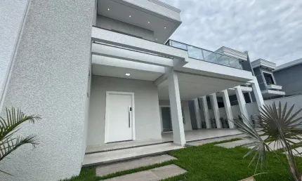 Casa ampla a venda com 3 suítes no bairro ingleses!