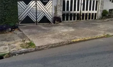 Casa para Venda em Sorocaba, Jardim Sônia Maria, 2 dormitórios, 2 banheiros, 4 vagas