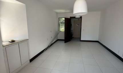 BARRA - 3/4 + dependência - NASCENTE - 104m2 - 2 vagas de Garagem - 1 por andar - Piscina - Portaria