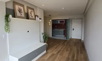 Excelente apartamento na centenário - 2/4 - 1 suíte - 63 m² - varanda com reike - armários - 1 vaga